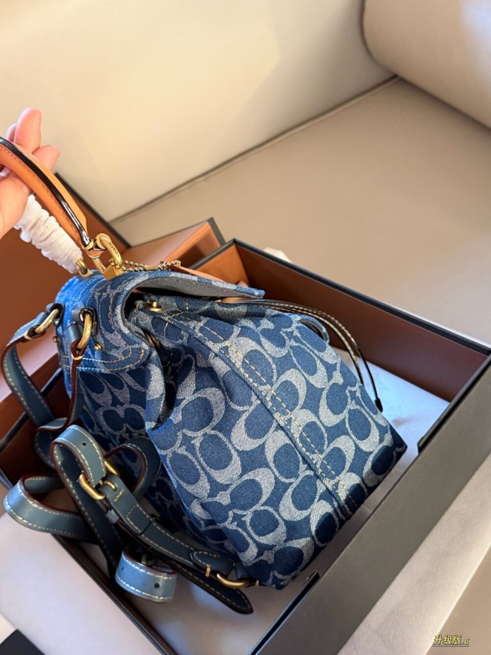 Coach denim backpack - Picture 4 of 7